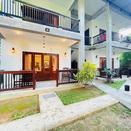 Lawrence Villa Weligama Bagian luar foto